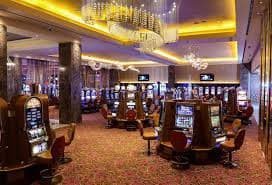 တိုက်ရိုက်ဒီလာနှင့် Live Casino ဂိမ်းခန်း